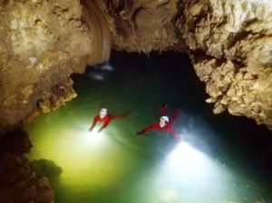 水連洞 沖永良部島の洞窟