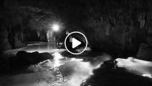 美しき水の洞窟