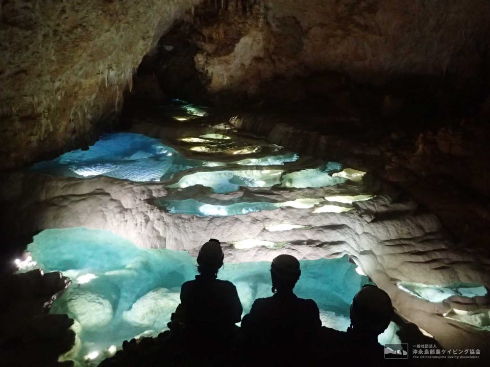 沖永良部島の絶景・銀水洞
